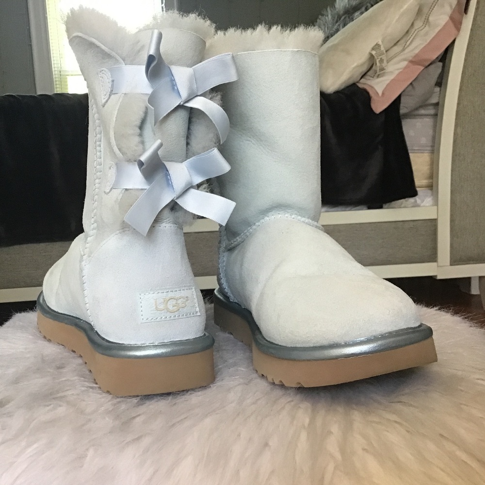 Baby blue Bailey bow uggs